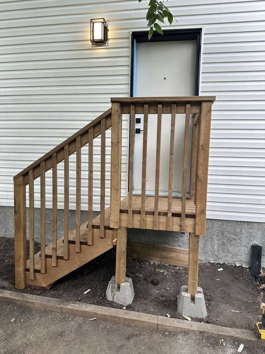 Custom deck stairs Edmonton Alberta — TrueBlue Builders Ltd